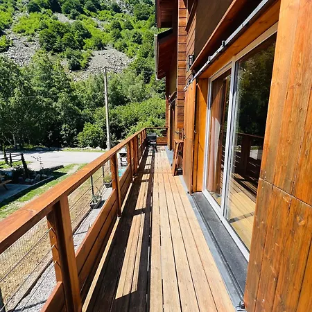 6 Dans Les Pyrénées Proche D'andorre