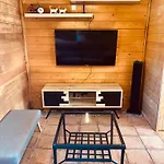 6 Dans Les Pyrenees Proche D'andorre Chalet
